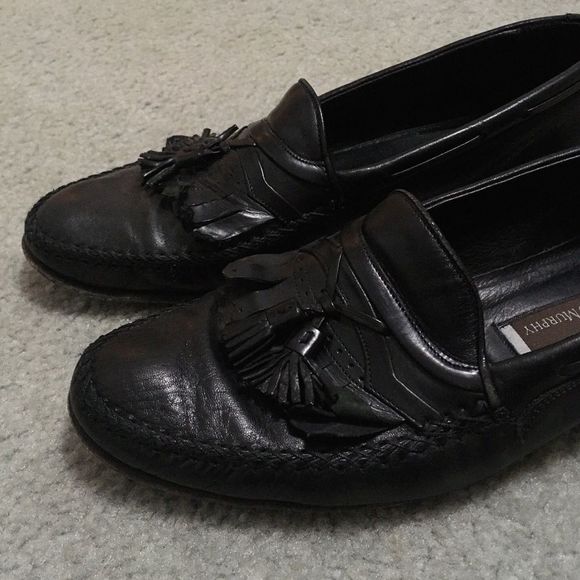 Johnston & Murphy Men’s Black Tassel Loafers - Picture 2 of 8